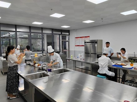永利集团举行2024年上半年烹饪工艺与营养专业教师考核展示活动